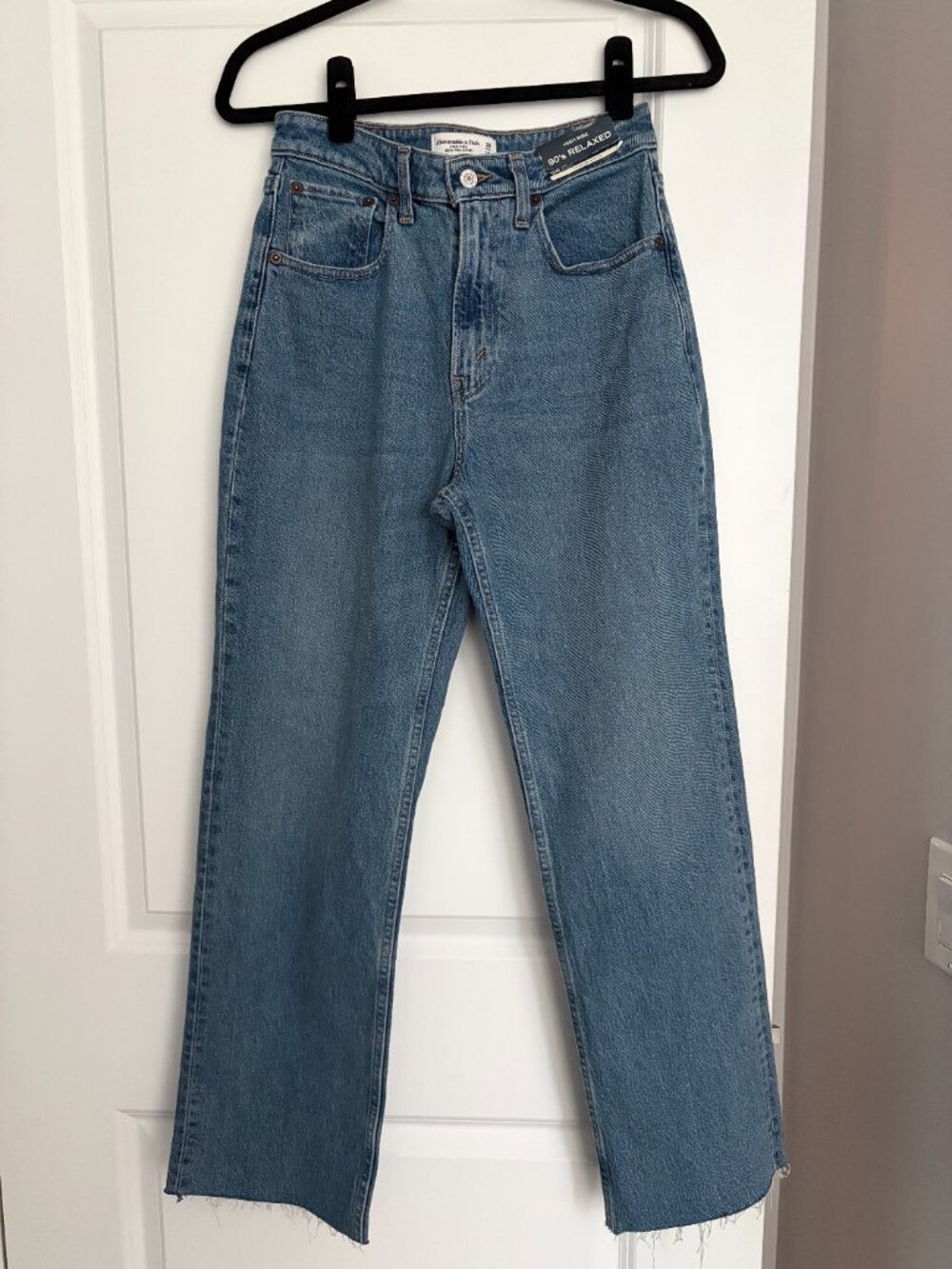Abercrombie & Fitch 90's Relaxed Jeans - Picture 2 of 5